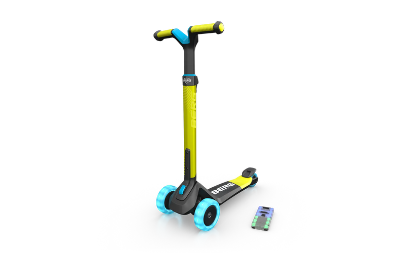 BERG Nexo Foldable Lights LED-Deck 3 Wheeled Scooter, Learning SPACE