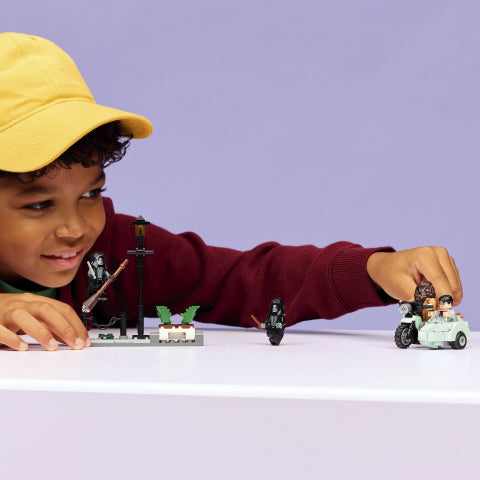 LEGO® (76459) Hagrid™ & Harry's Privet Drive Escape
