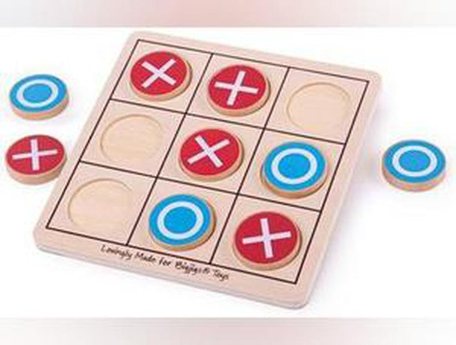 Wooden Noughts and Crosses Game – Classic Tic Tac Toe Set, Board Games Learning SPACE